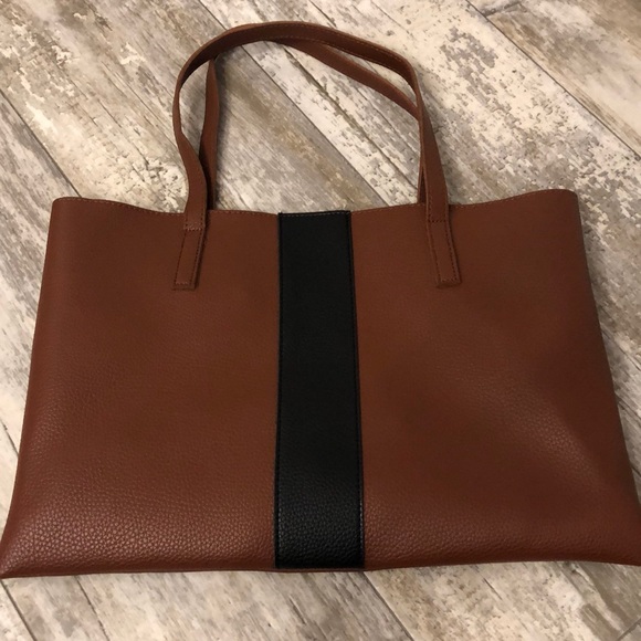 Vince Camuto Handbags - Vince camuto Vegan tote